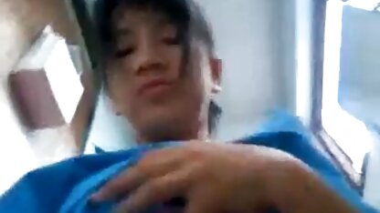 मलय budak sekolah मुख्य dlm jamban dick dalam