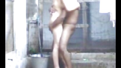 भारतीय चाची त्वरित कमबख्त जब स्नान